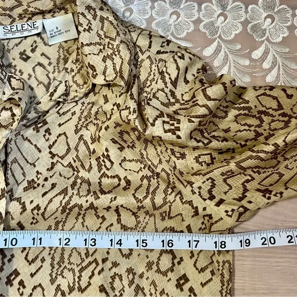 Vintage 100% Silk Snakeskin Print Button-Up Blouse -Size 6/Medium -TP50 - Picture 7 of 8